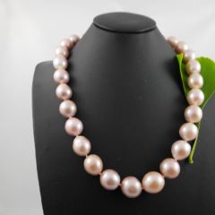 roze druppelvormige parels