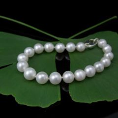 armband van ronde parels.