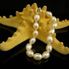 armband van ovale parels.