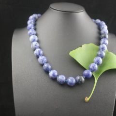 Halsketting van lapis lazuli