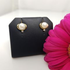 geelgouden parelknoppen met diamanten