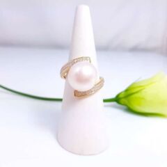 geelgouden ring met parel