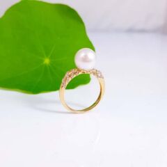 geelgouden ring met parel