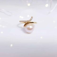 geelgouden ring met parel