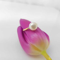 geelgouden ring met echte parel en diamanten