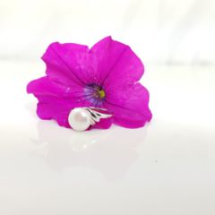 witgouden ring met echte parel en diamanten