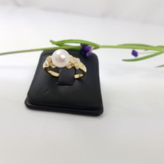 geelgouden ring met echte parel en diamanten