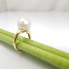 geelgouden ring met grote ronde parel