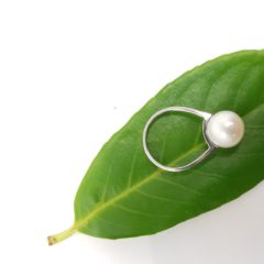 witgouden ring met echte parel