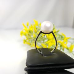 witgouden ring met echte parel