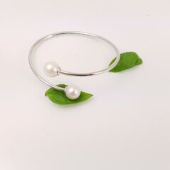 zilveren armband met 2 echte parels
