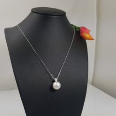 witgouden fijne ketting met parel en diamant