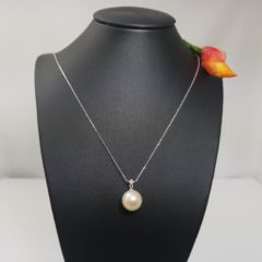 witgouden fijne ketting met parel en diamant