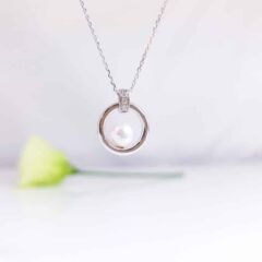 witgouden parelketting