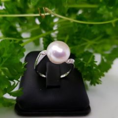 witgouden ring met echte parel en diamanten
