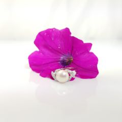 witgouden ring met echte parel en diamanten