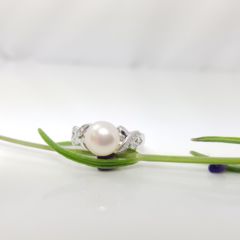 18k witgouden ring met echte parel en diamanten