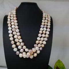 Halsketting van echte parels multicolour, extra lang, hier 3 dubbel gepresenteerd