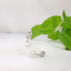 oorbellen van zilver met echte parels, afhangend model