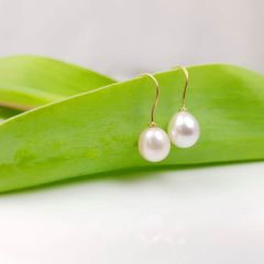 inhaakmodel 18k goud pareloorbellen