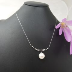 witgouden ketting met echte parel en diamanten