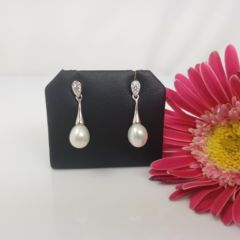 Hangende pareloorbel in massief zilver