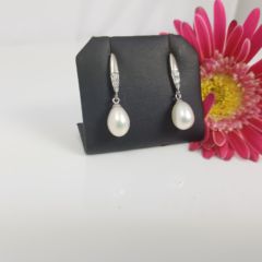 Hangende pareloorbel in massief zilver