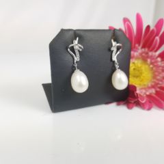 hangende pareloorbel in zilver