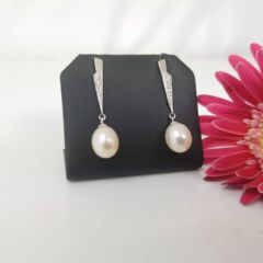 hangende pareloorbel in zilver