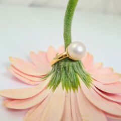 Geelgouden parelring met diamanten