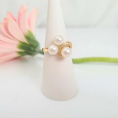Geelgouden parelring met diamanten