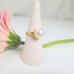 Geelgouden parelring met diamanten