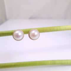 parelknop met diamanten