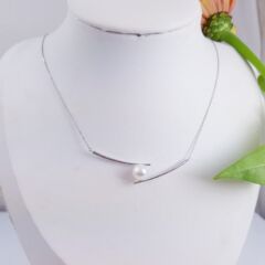 witgouden ketting met parelhanger
